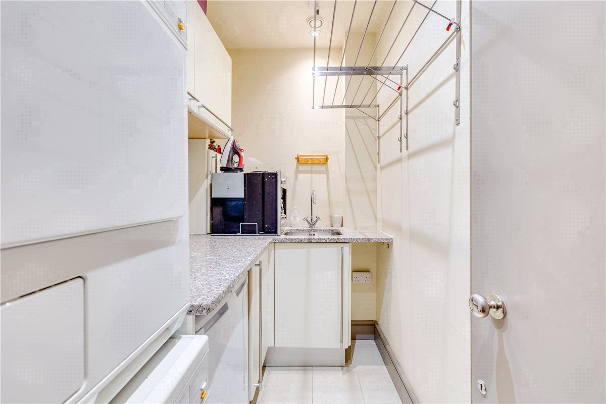 2 bedroom flat, Farm Lane, London SW6 - Let Agreed