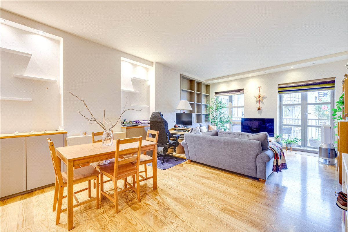 2 bedroom flat, Farm Lane, London SW6 - Let Agreed
