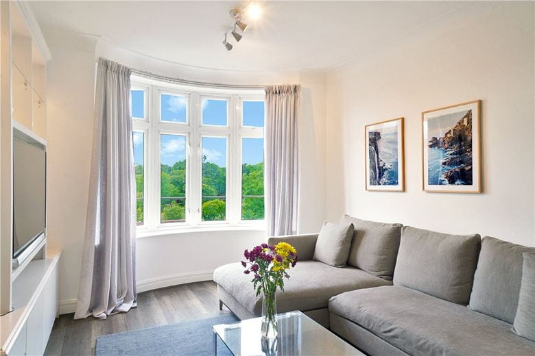 1 bedroom flat, Fulham High Street, London SW6 - Available