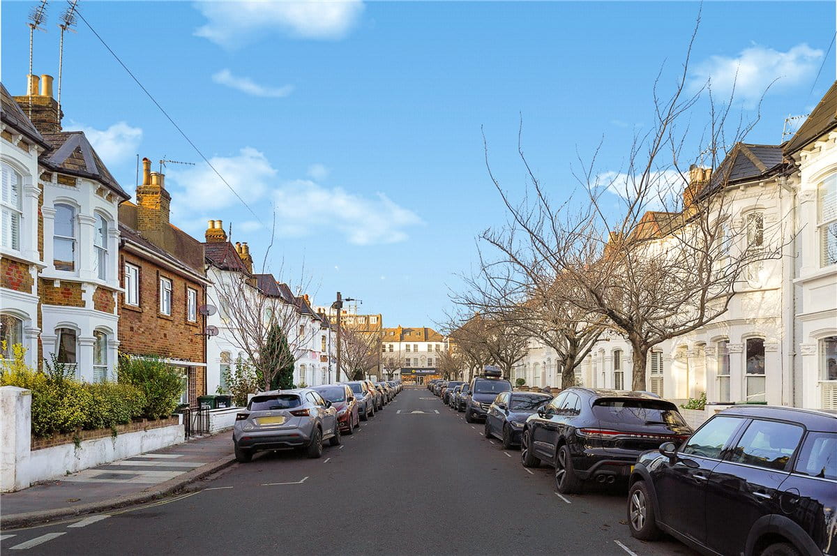 4 bedroom house, Alderville Road, London SW6 - Available