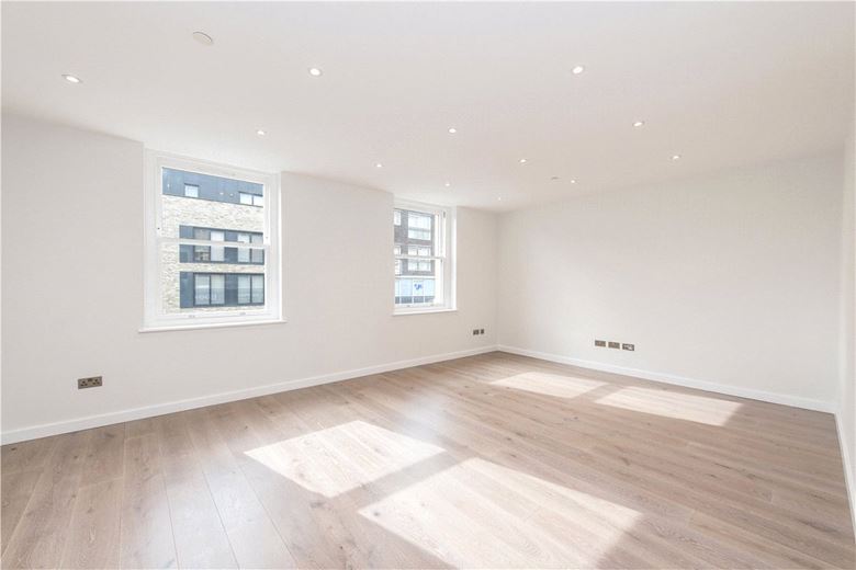 1 bedroom flat, King Street, Hammersmith W6 - Available