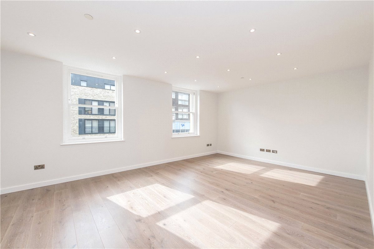 1 bedroom flat, King Street, Hammersmith W6 - Available