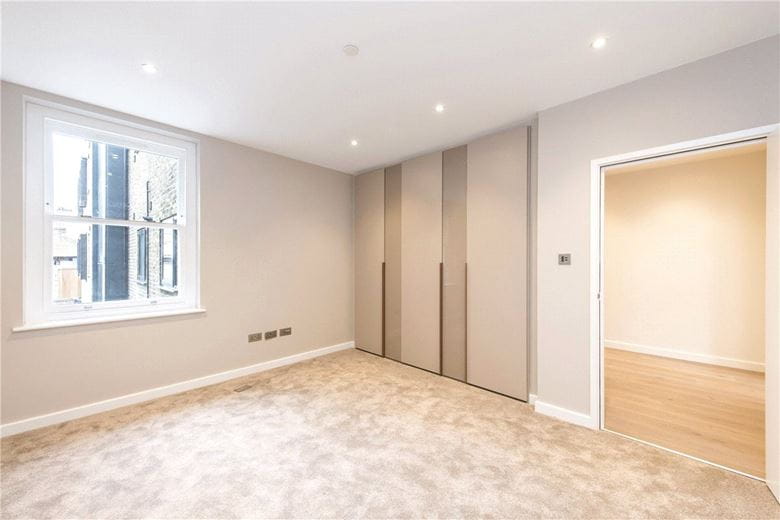 1 bedroom flat, King Street, Hammersmith W6 - Available