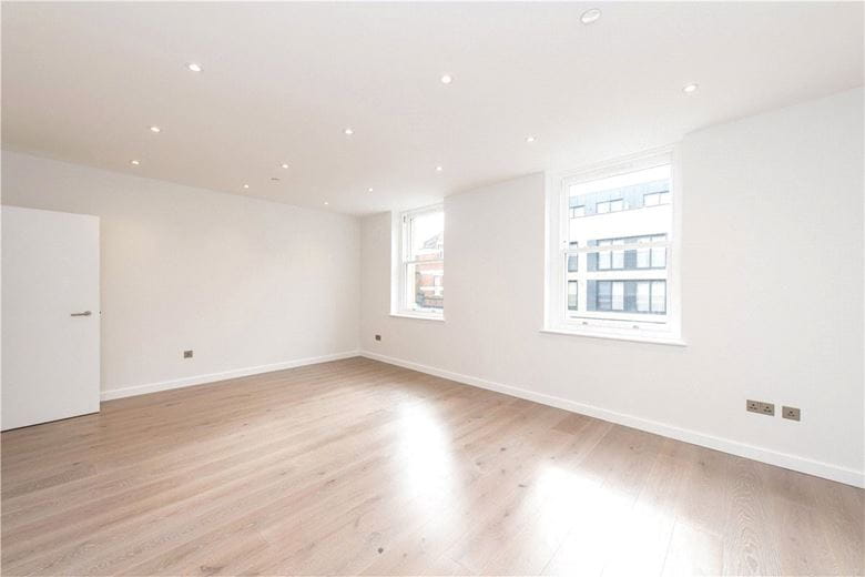 1 bedroom flat, King Street, Hammersmith W6 - Available