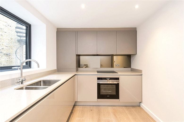 1 bedroom flat, King Street, Hammersmith W6 - Available