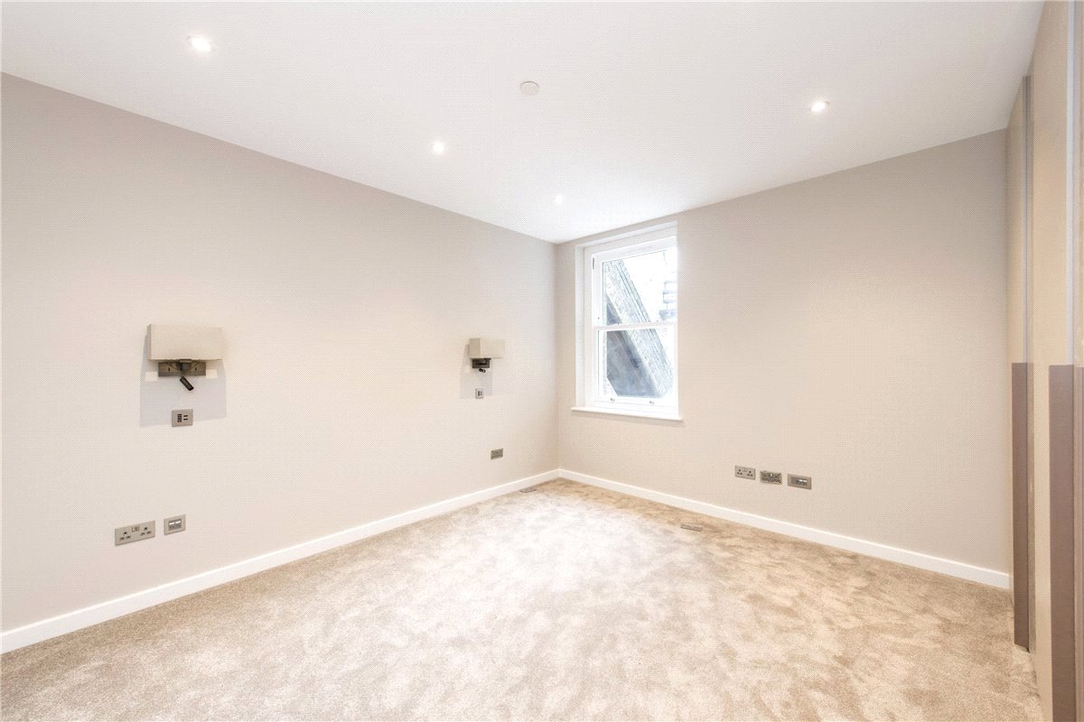 1 bedroom flat, King Street, Hammersmith W6 - Available