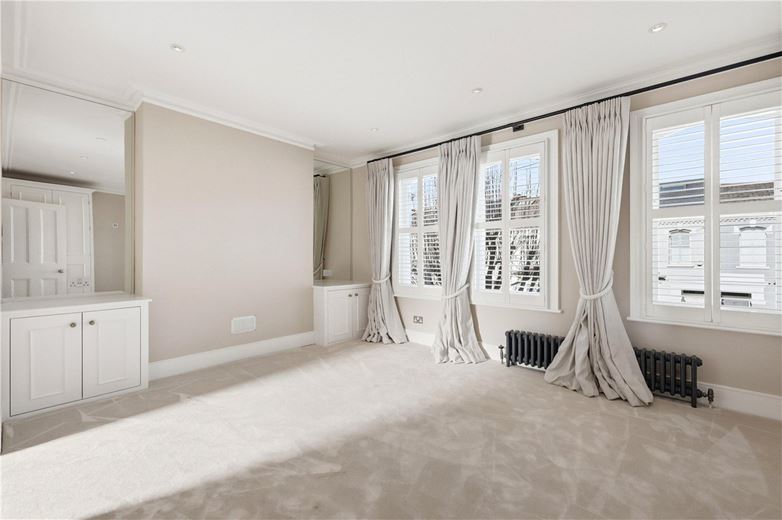 4 bedroom house, Rosaville Road, London SW6 - Available
