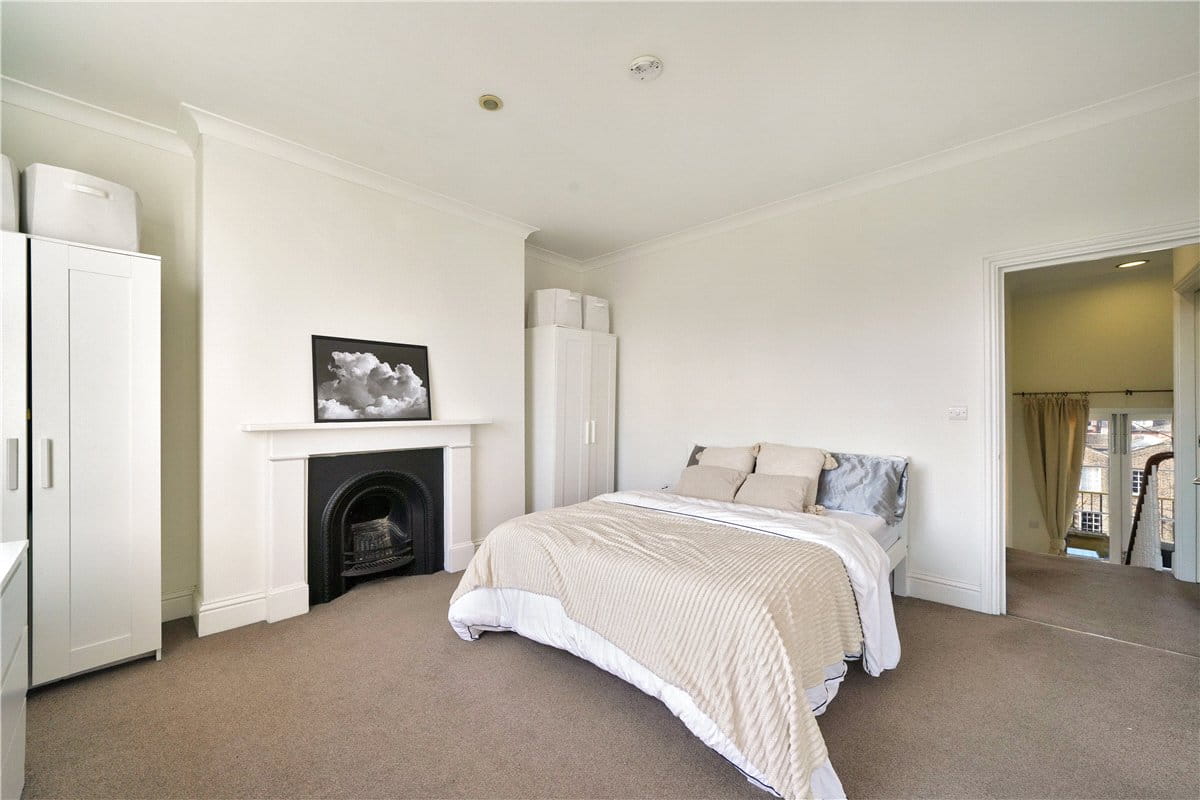 2 bedroom maisonette, Westcroft Square, London W6 - Available