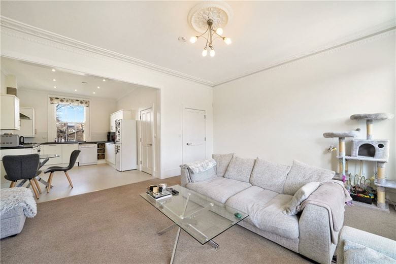 2 bedroom maisonette, Westcroft Square, London W6 - Available