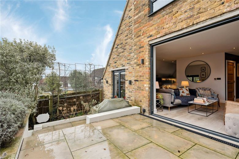 2 bedroom house, North Lodge Close, London SW15 - Available