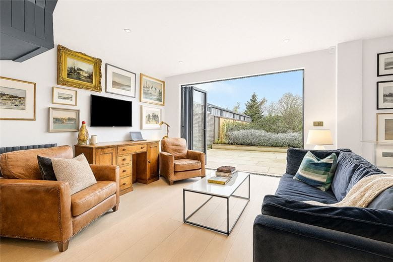 2 bedroom house, North Lodge Close, London SW15 - Available