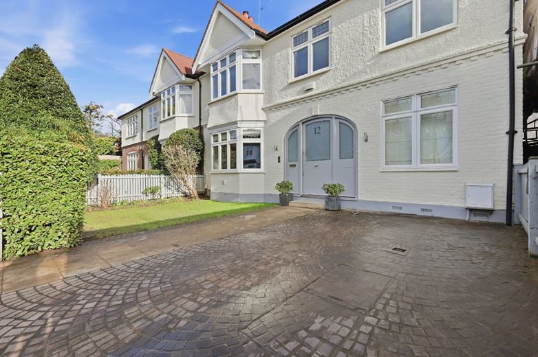 5 bedroom house, Belgrave Road, Barnes SW13 - Available