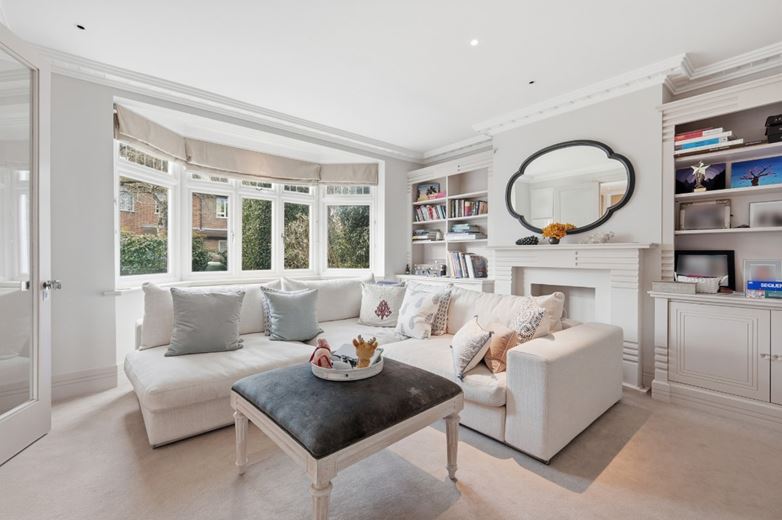 5 bedroom house, Belgrave Road, Barnes SW13 - Available