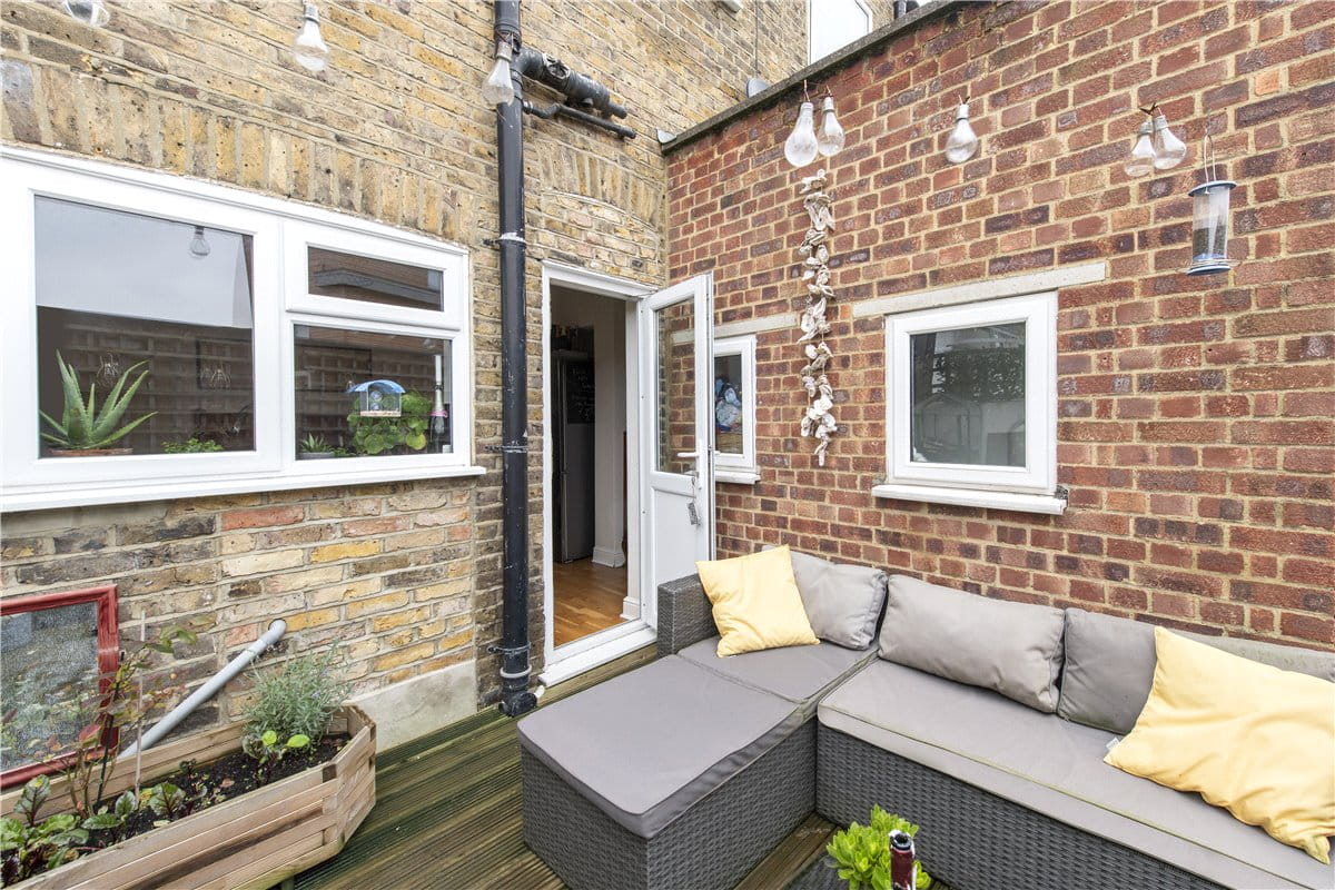 2 bedroom house, Lydden Grove, London SW18 - Sold