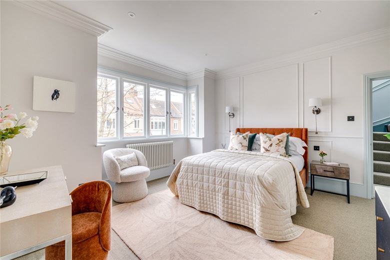 5 bedroom house, Byfeld Gardens, London SW13 - Sold STC
