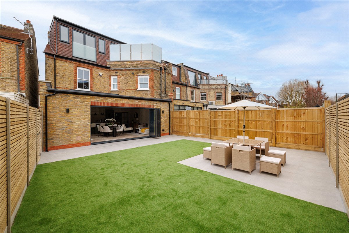 5 bedroom house, Byfeld Gardens, London SW13 - Sold STC
