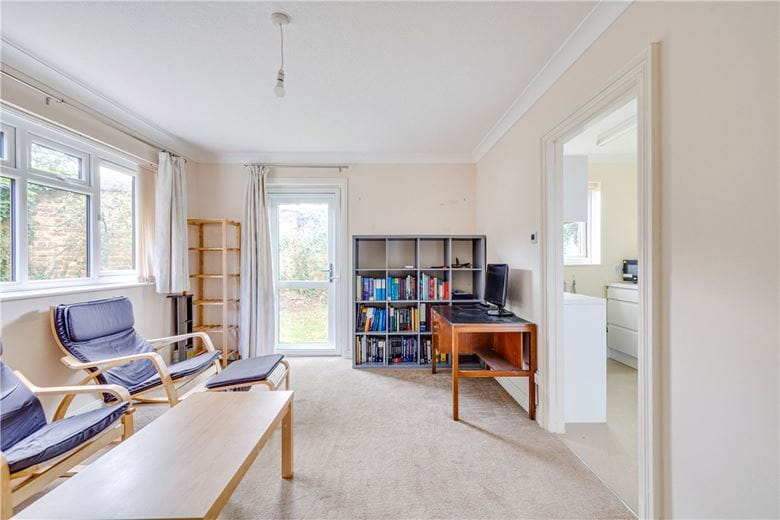 1 bedroom flat, Clarence Lane, London SW15 - Available