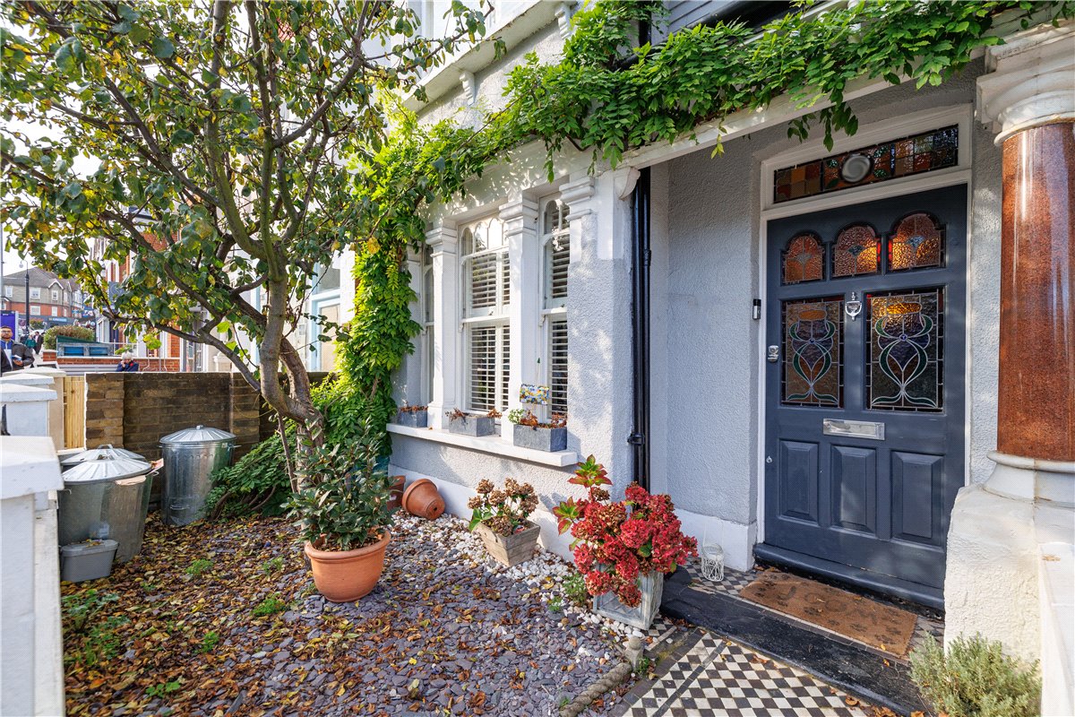4 bedroom house, Replingham Road, London SW18 - Sold