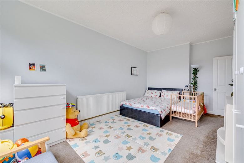 1 bedroom flat, Swanton Gardens, London SW19 - Available