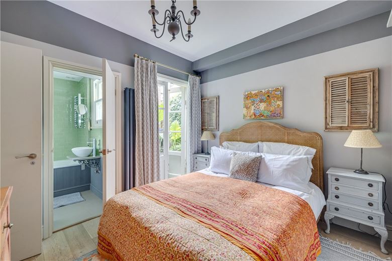 2 bedroom flat, Trentham Street, London SW18 - Sold STC