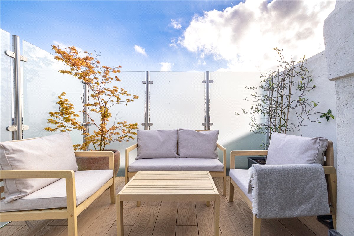 3 bedroom flat, Trentham Street, Wandsworth SW18 - Sold