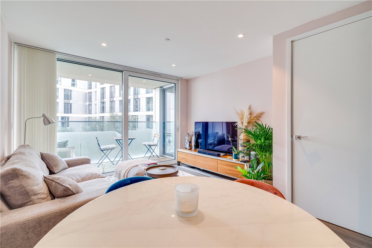 1 bedroom flat, Buckhold Road, London SW18 - Sold