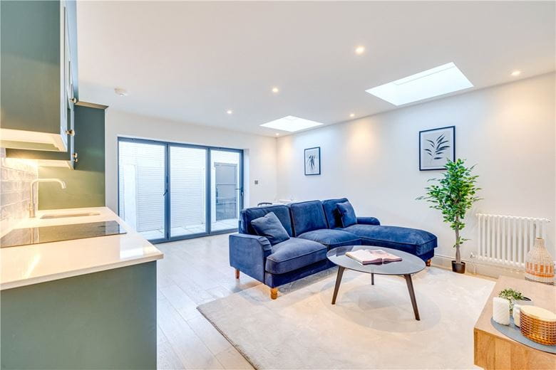 2 bedroom flat, Quicks Road, London SW19 - Sold STC