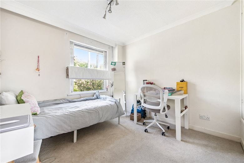 3 bedroom house, Heights Close, Hillview SW20 - Sold STC