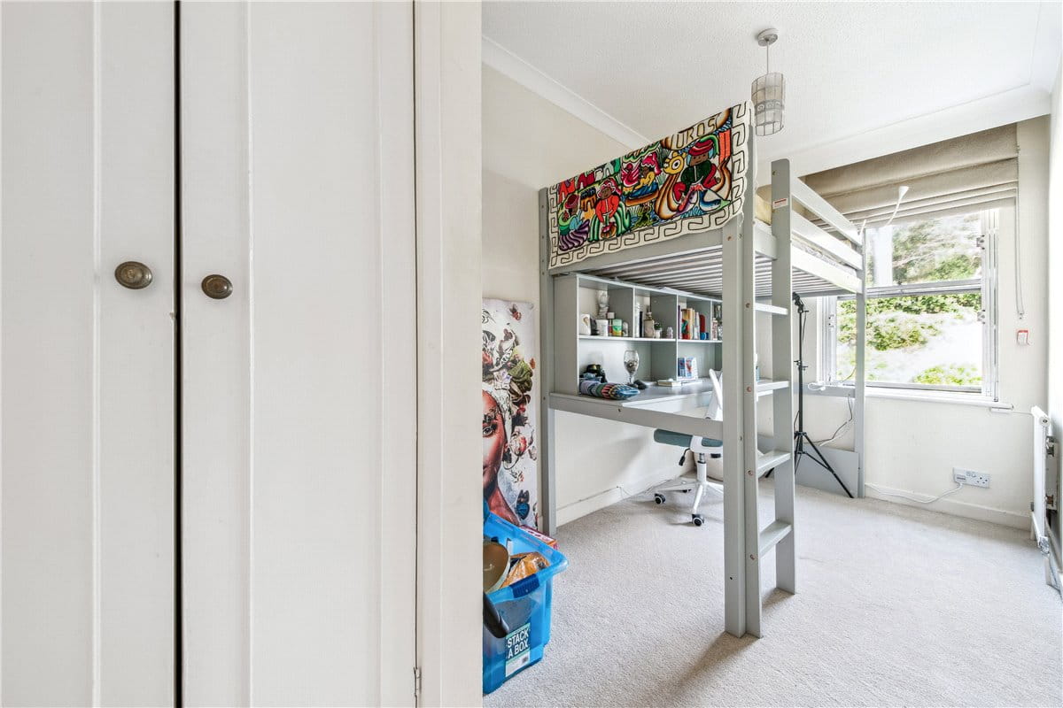 3 bedroom house, Heights Close, Hillview SW20 - Sold STC