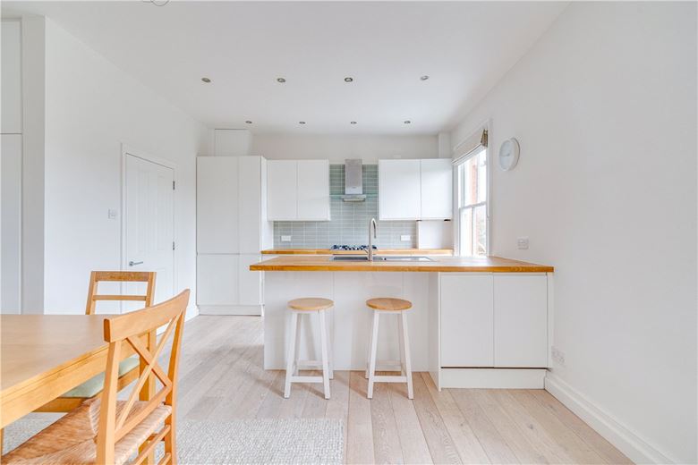 2 bedroom maisonette, Heythorp Street, London SW18 - Sold