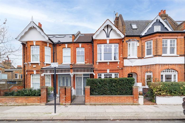 2 bedroom maisonette, Heythorp Street, London SW18 - Sold
