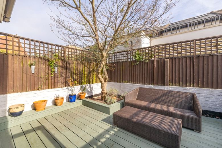 4 bedroom house, Cross Street, London SW13 - Available
