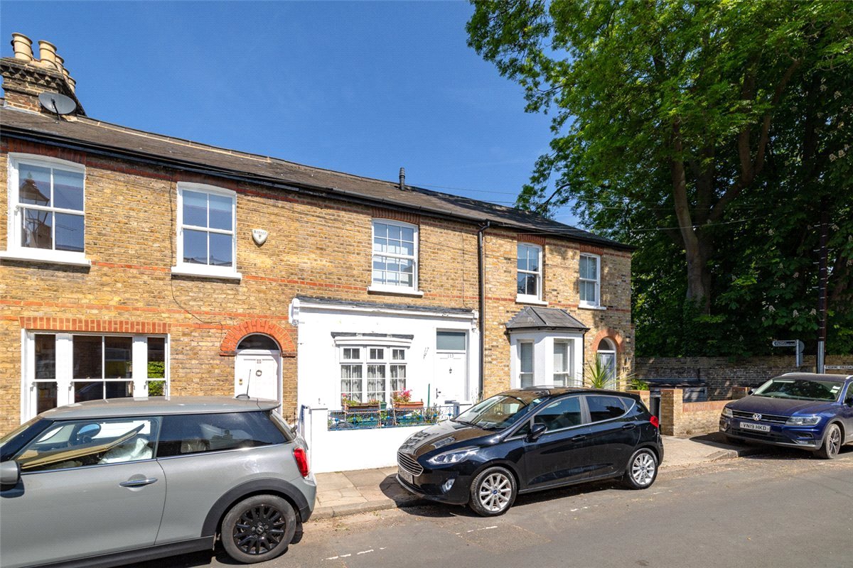 2 bedroom cottage, Archway Street, London SW13 - Available