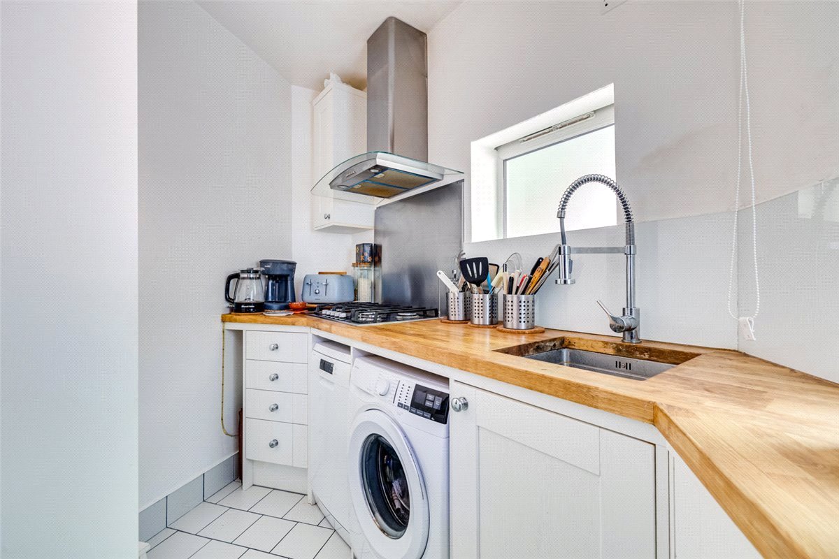 2 bedroom cottage, Archway Street, London SW13 - Available