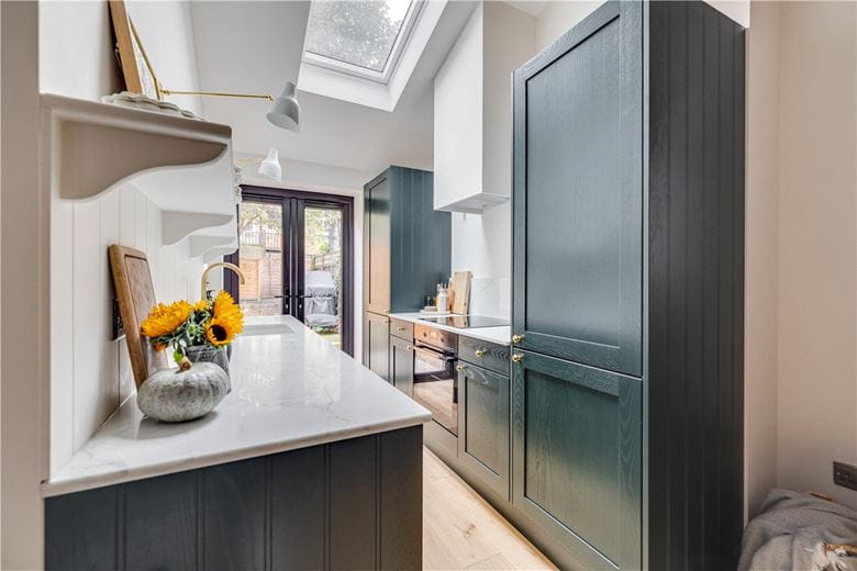 2 bedroom flat, Astonville Street, London SW18 - Sold STC