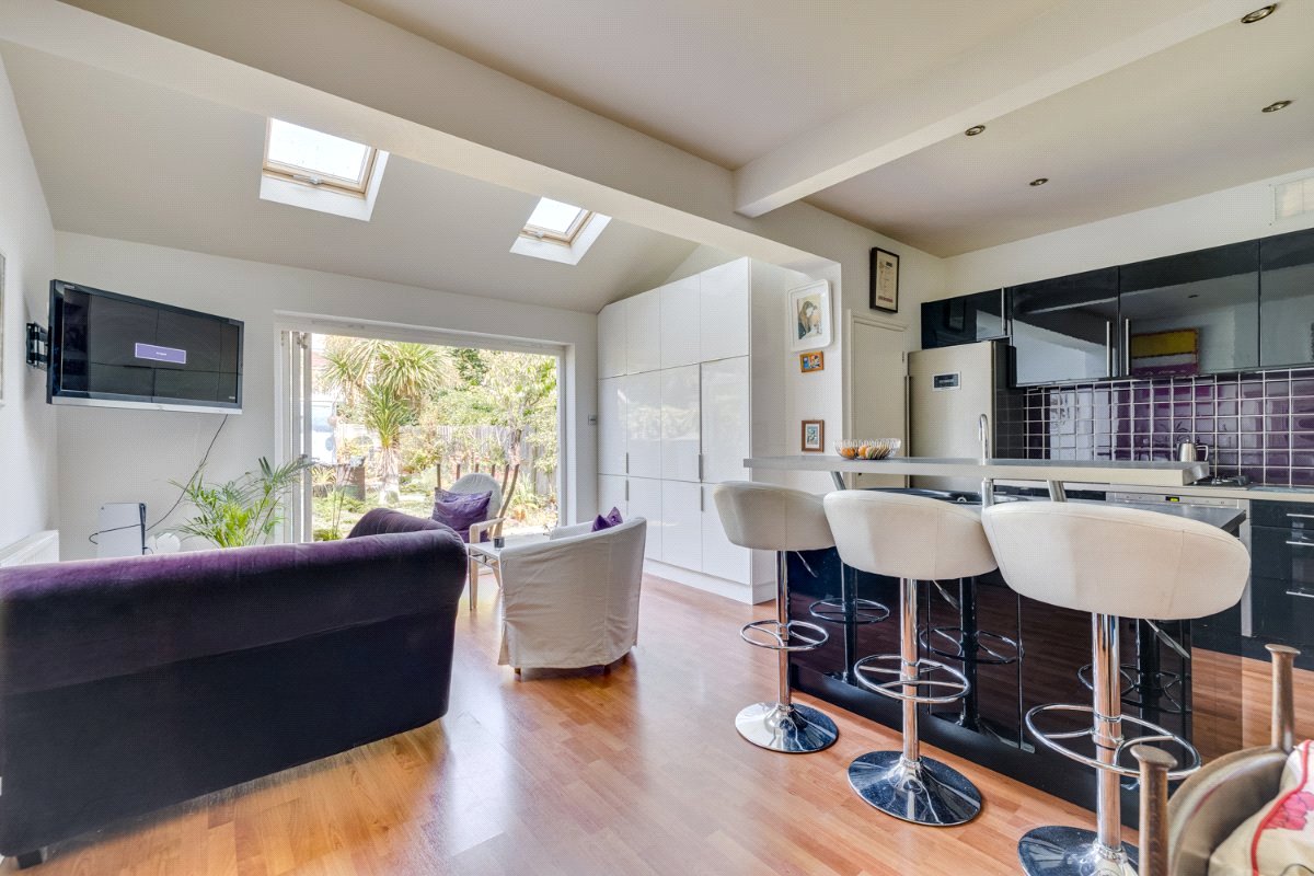 4 bedroom house, Kingsway, London SW14 - Sold STC