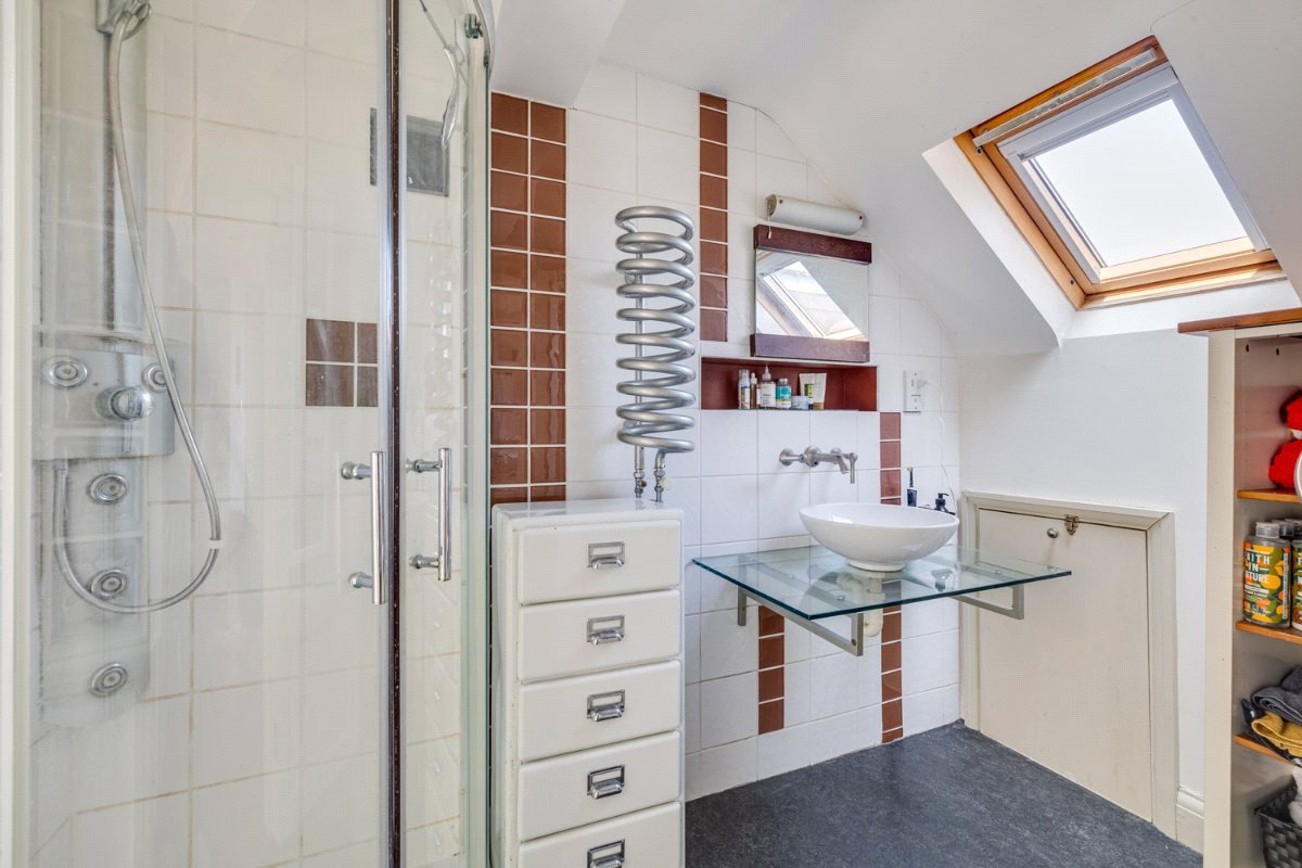 4 bedroom house, Kingsway, London SW14 - Sold STC