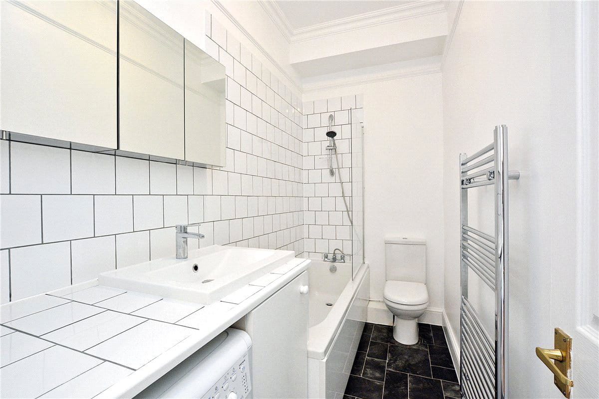 1 bedroom flat, Mortlake High Street, London SW14 - Available