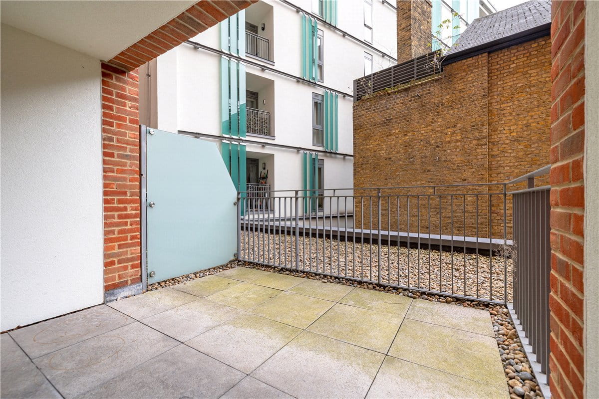 1 bedroom flat, Hardwicks Square, London SW18 - Available