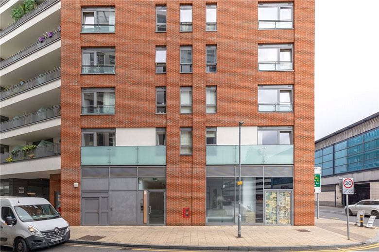 1 bedroom flat, Hardwicks Square, London SW18 - Available