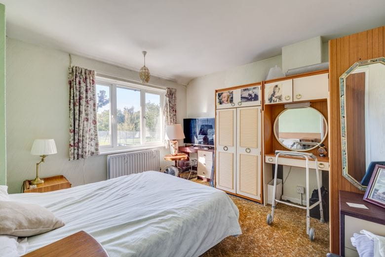 2 bedroom house, Barnes Avenue, London SW13 - Available