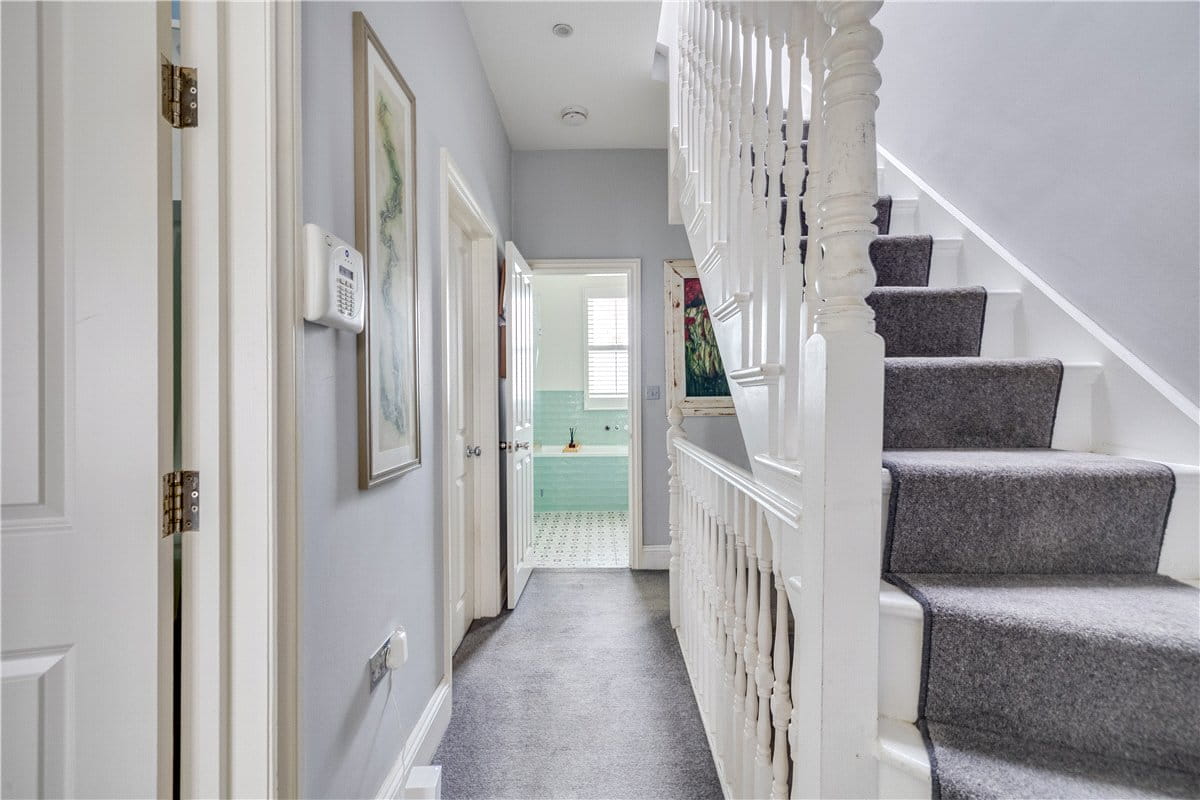 4 bedroom house, Elborough Street, London SW18 - Available