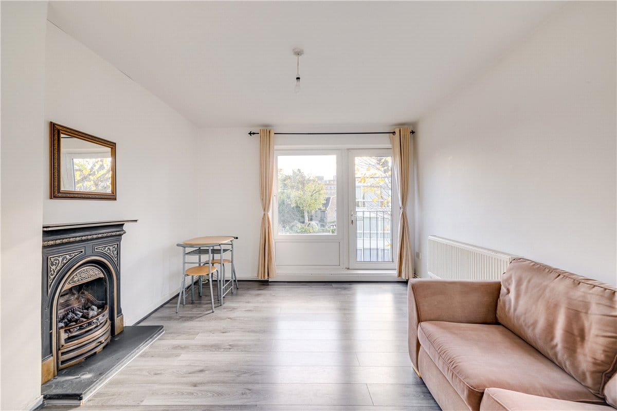 1 bedroom flat, Windlesham Grove, London SW19 - Available