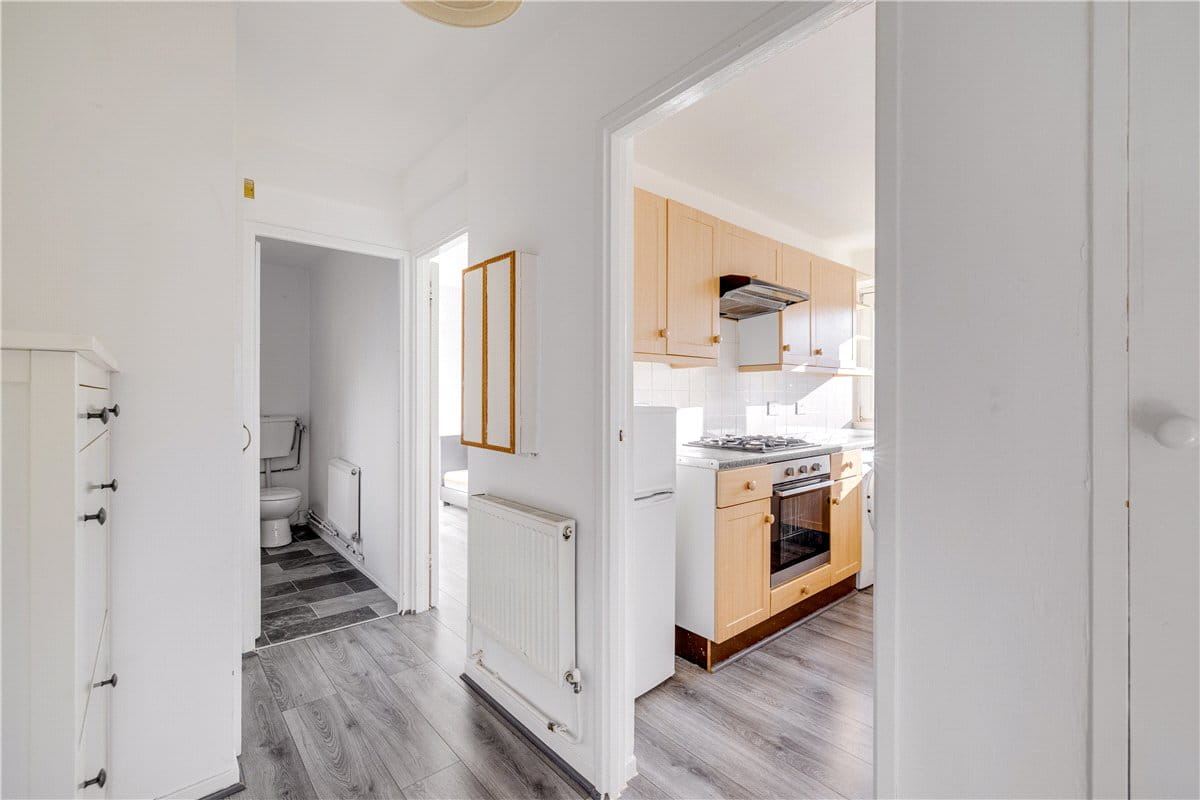 1 bedroom flat, Windlesham Grove, London SW19 - Available