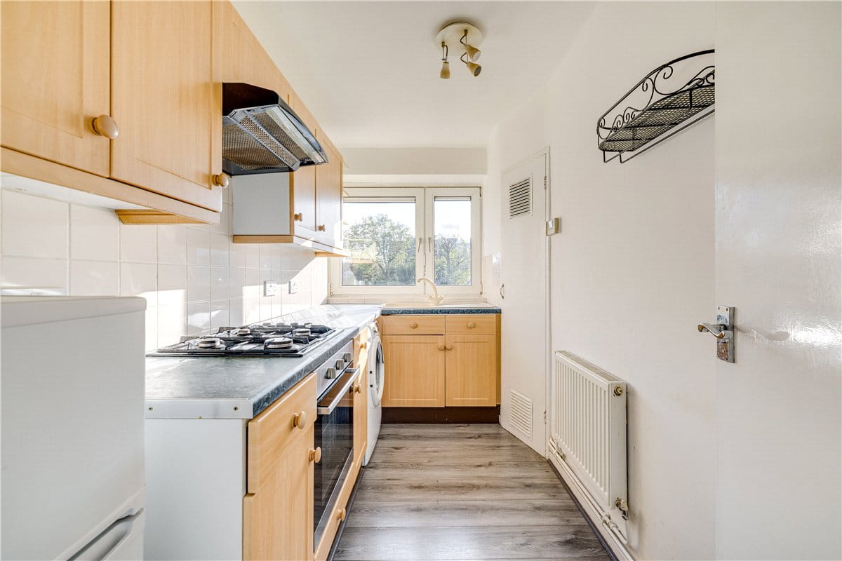 1 bedroom flat, Windlesham Grove, London SW19 - Available