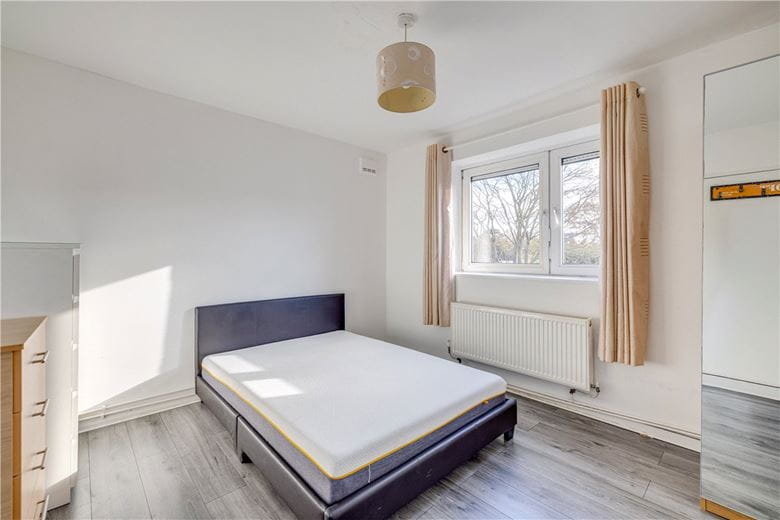 1 bedroom flat, Windlesham Grove, London SW19 - Available