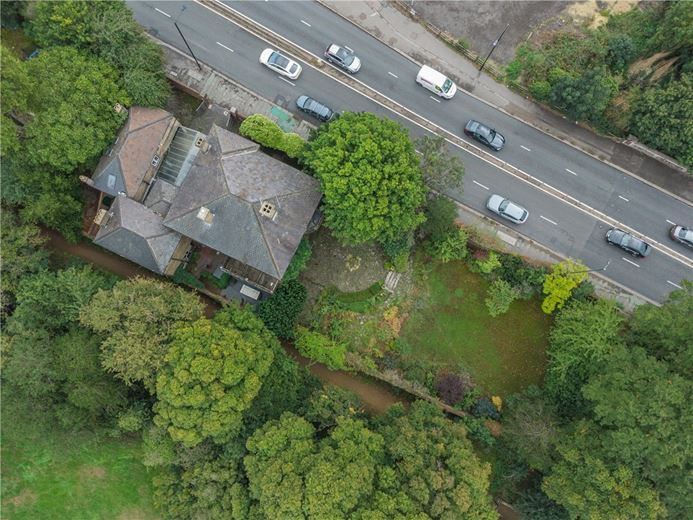  bedroom house, Roehampton Vale, London SW15 - Available