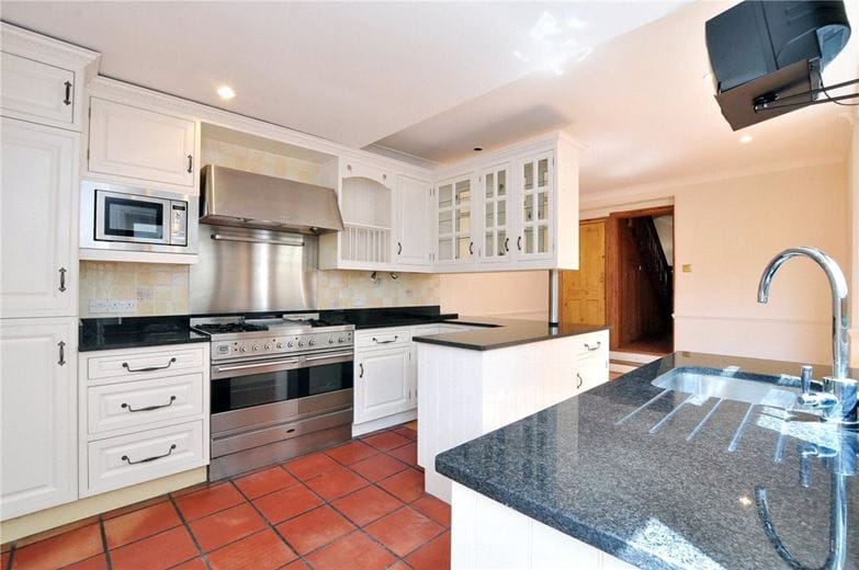 4 bedroom house, White Hart Lane, Barnes SW13 - Available