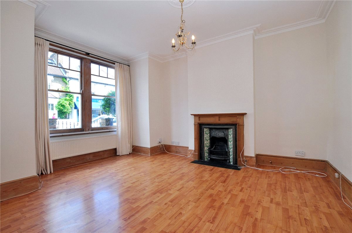 4 bedroom house, White Hart Lane, Barnes SW13 - Available
