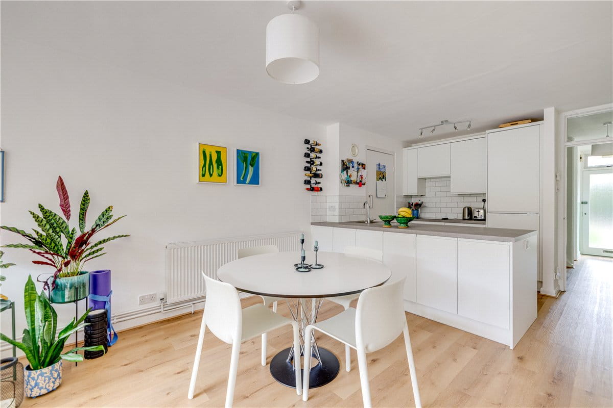 2 bedroom maisonette, Claudia Place, London SW19 - Available